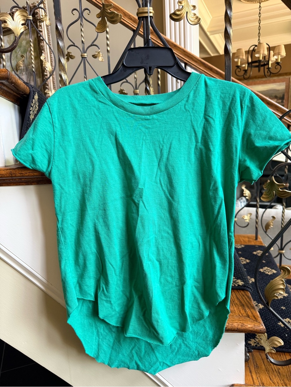 Frank & Eileen Green short sleeve Tee. Size S EUC Raw hem. Cotton